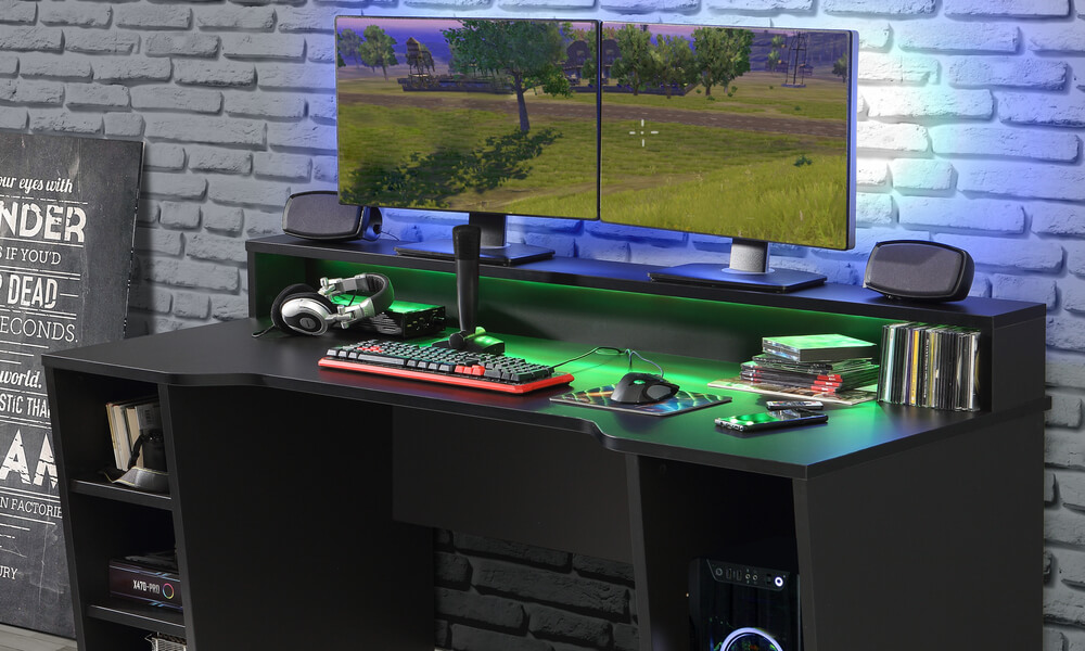 A mesa gaming TEZAUR conta com um compartimento para CPU com ventilação.
