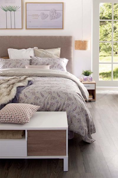 Poltronas, puffs… Há opções para todos os estilos decorar o quarto