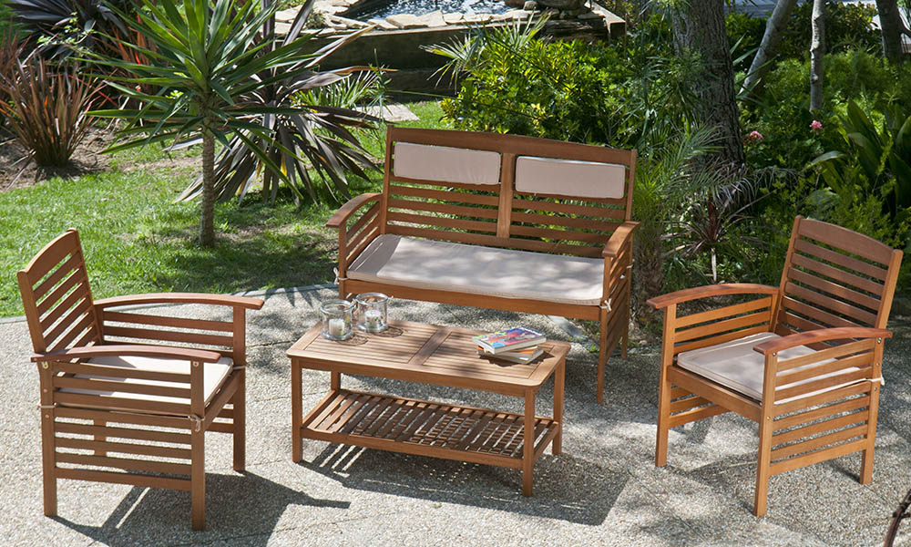 Dê o que falta ao seu jardim com este conjunto de mesa e cadeiras BAHAMAS Dê o que falta ao seu jardim com este conjunto de mesa e cadeiras BAHAMAS