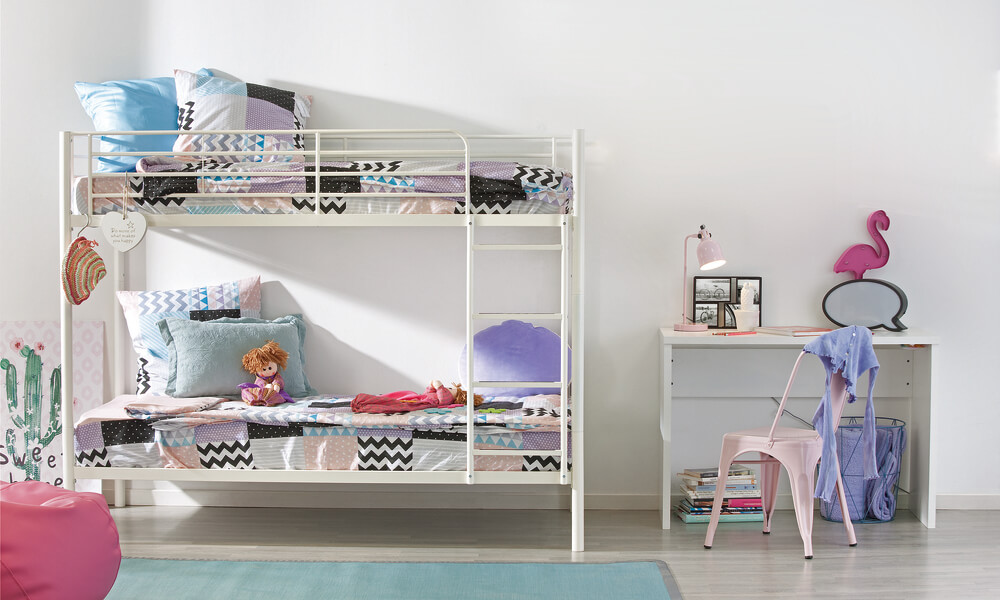 Os beliches são divertidos e ajudam a otimizar o espaço decoração para quarto de bebe