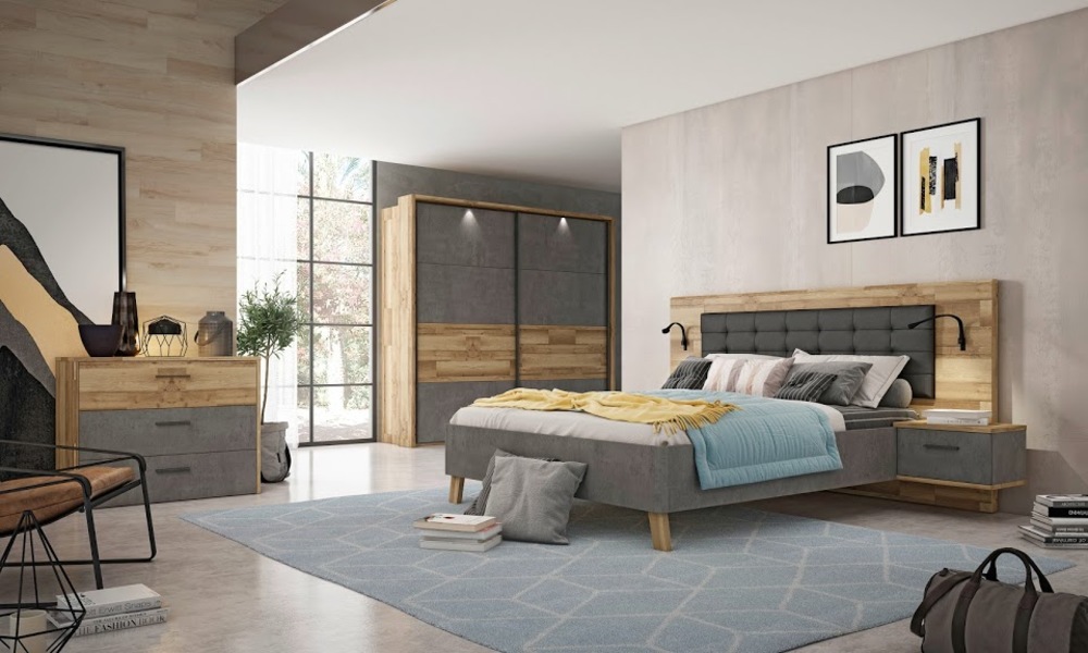 A cama de casal para o quarto RICCIANO com mesas de cabeceira e cabeceira de cama almofadada incluída integrando 2 focos de iluminação LED. quartos rusticos