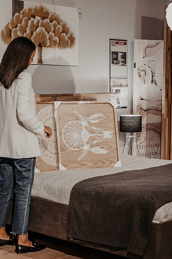 Os quadros MANDALA y GOAT ETNIC são uma opção a ter em conta num quarto de estilo rústico quadros para quarto de casal