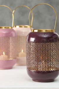 No que toca a tipos de iluminação para a sala, nunca se esqueça das velas. tipos de iluminação